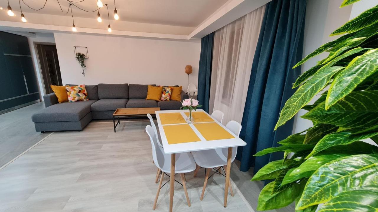 Zander Home Apartment Буштени Экстерьер фото