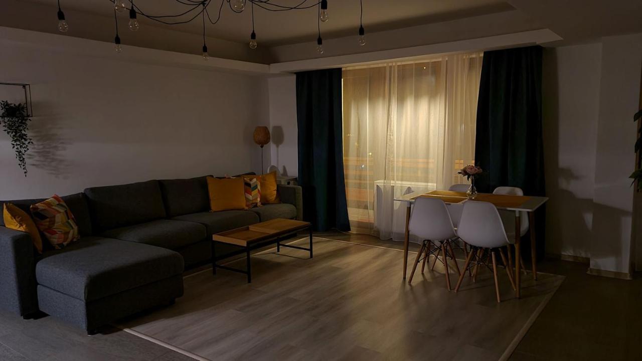 Zander Home Apartment Буштени Экстерьер фото